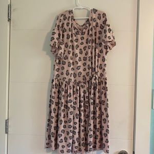 Pink and grey cheetah print dress!🐆